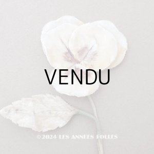 画像: *蚤の市*アンティーク パンジーの布花 ホワイトベージュ