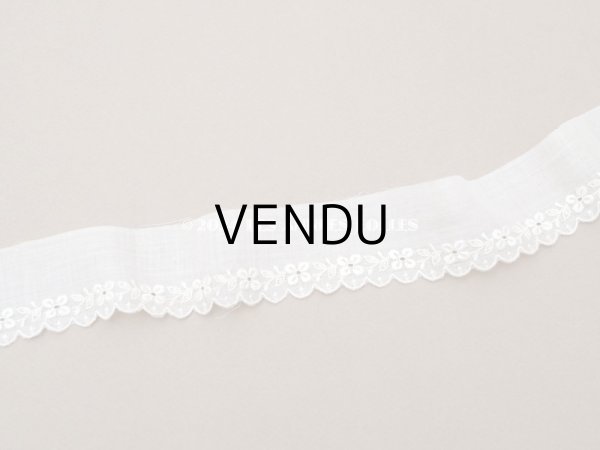 画像4: 19世紀末 アンティーク 花刺繍のスカラップレース オーガンジー 3.6cm幅  (4)