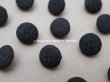 画像4: 【セール対象外】1850年頃 アンティーク シルク製 くるみボタン 黒 11mm 7ピースのセット (4)