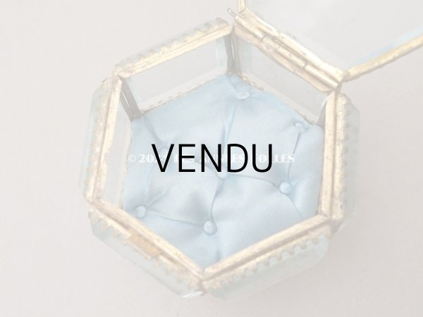 画像11: 19世紀末 アンティーク ジュエリーボックス 6角形 スモーキーブルーのシルク製クッション (11)