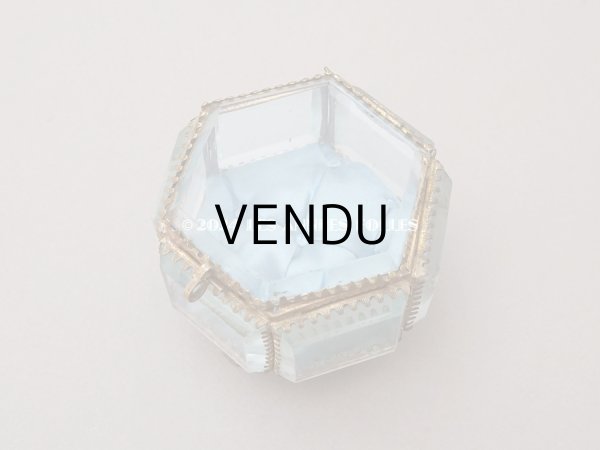 画像9: 19世紀末 アンティーク ジュエリーボックス 6角形 スモーキーブルーのシルク製クッション (9)