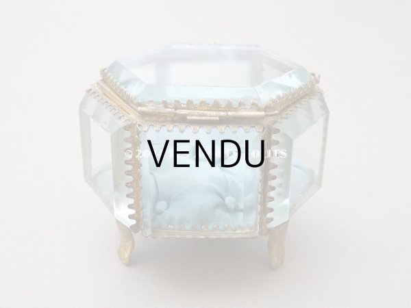 画像4: 19世紀末 アンティーク ジュエリーボックス 6角形 スモーキーブルーのシルク製クッション (4)