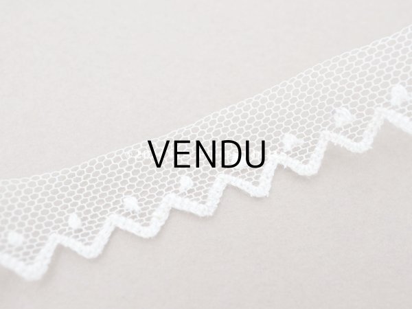 画像2: アンティーク スカラップレース ドット刺繍入り オフホワイトのチュールレース 1.3cm幅 (2)
