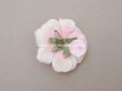画像2: アンティーク パウダーピンクの薔薇の布花 クオーター・ロゼット咲き (2)