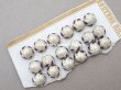 画像8: 1850年頃 アンティーク シルク製 くるみボタン オフホワイト&紫 9〜10mm 6ピースのセット (8)