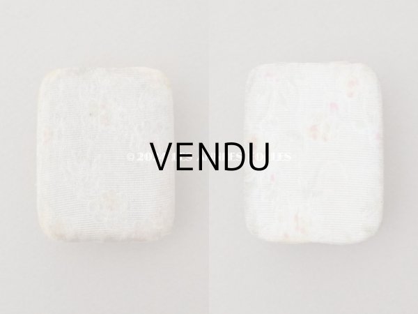 画像3: 1900年頃 アンティーク ジュエリーボックス  花模様のシルク地 (3)