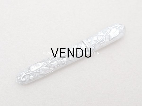 画像4: アンティーク シルバー製 鈴蘭のニードルケース (4)