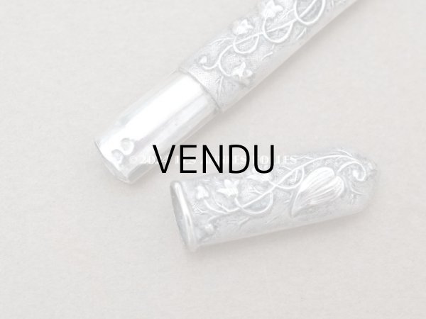 画像5: アンティーク シルバー製 鈴蘭のニードルケース (5)