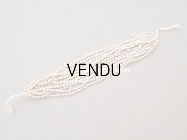 画像2: アンティーク 極小 スフレビーズ シャンパンゴールド 3mm 約600ピースのセット 吹きガラス製ビーズ  (2)