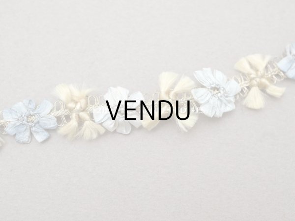 画像2: 19世紀末 アンティーク シルク＆メタル製 ロココトリム 3色のブルーの花 (2)