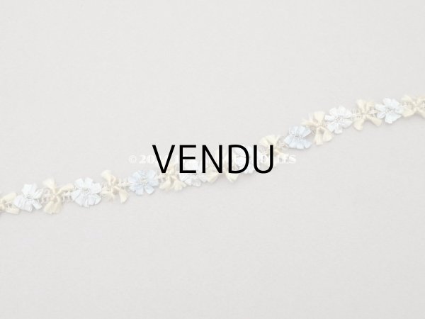 画像4: 19世紀末 アンティーク シルク＆メタル製 ロココトリム 3色のブルーの花 (4)