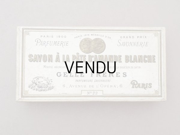 画像2: アンティーク レースペーパー付き ソープボックス SAVON A LA PATE D'AMANDE BLANCHE - GELLE FRERES - (2)