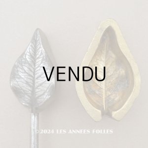 画像: 19世紀末 アンティーク  こて リーフ 型押し 