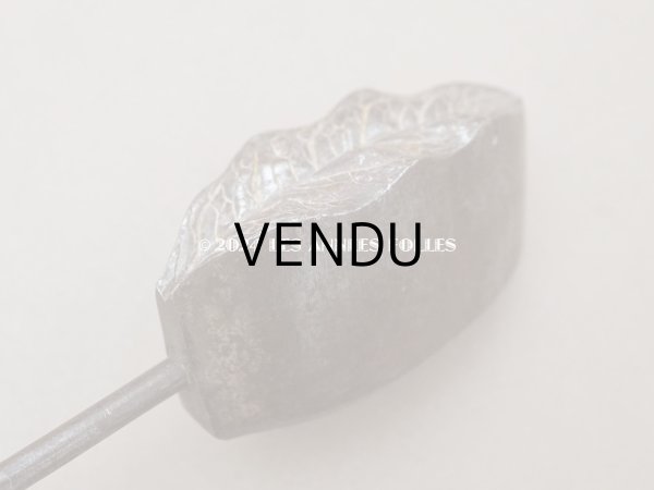 画像4: 19世紀末 アンティーク  こて リーフ 型押し  (4)