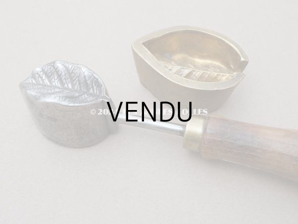 画像3: 19世紀末 アンティーク  こて 薔薇のリーフ 型押し  (3)