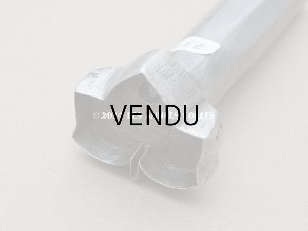 画像2: 19世紀末 アンティーク  こて & 抜き型 アイビーのリーフ 3点セット (2)