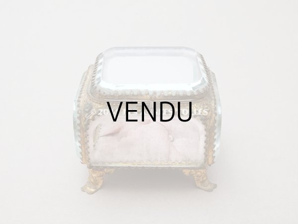 画像2: 19世紀末 アンティーク ジュエリーボックス ピンクのシルククッション  (2)