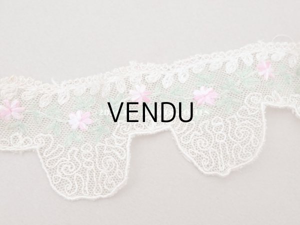 画像2: 1930年頃 アンティーク レース ピンクの花の刺繍入り 95cm (2)