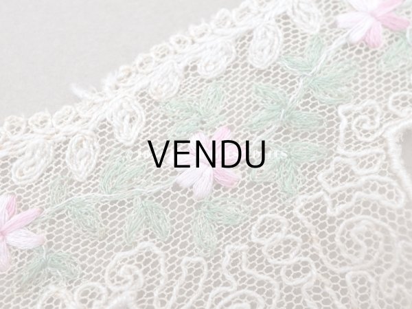 画像3: 1930年頃 アンティーク レース ピンクの花の刺繍入り 95cm (3)