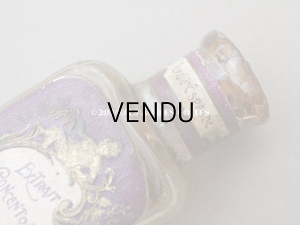 画像3: アンティーク 小さな パフュームボトル 天使＆ロカイユ装飾  EXTRAIT CONCENTRE POUR LE MOUCHOIR  (3)