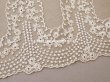 画像4: アンティーク 花の刺繍入り 幅広レース ベーシュ 幅9.7cm (4)
