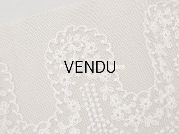 画像3: アンティーク 花の刺繍入り 幅広レース ベーシュ 幅9.7cm (3)