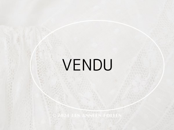 画像6: 1900年頃 アンティーク ドール&ベビー用 袖付きケープ ドット刺繍のコットンファブリック＆レース 裏地付き (6)