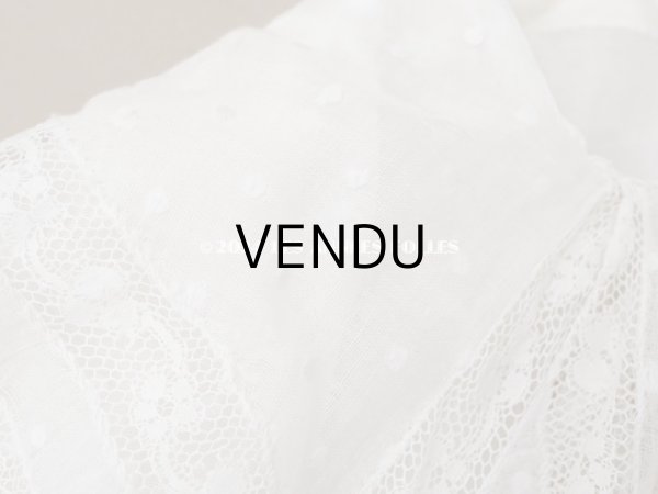 画像4: 1900年頃 アンティーク ドール&ベビー用 袖付きケープ ドット刺繍のコットンファブリック＆レース 裏地付き (4)