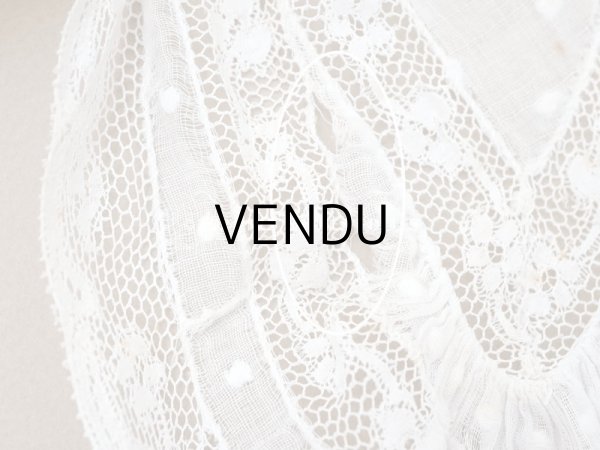 画像13: 1900年頃 アンティーク ドール&ベビー用 袖付きケープ ドット刺繍のコットンファブリック＆レース 裏地付き (13)