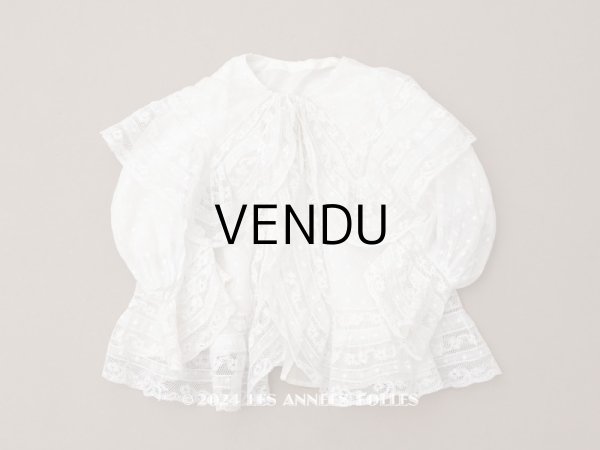 画像1: 1900年頃 アンティーク ドール&ベビー用 袖付きケープ ドット刺繍のコットンファブリック＆レース 裏地付き (1)