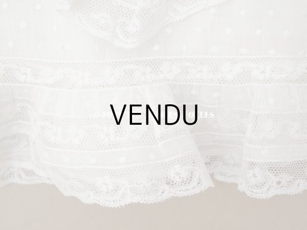 画像11: 1900年頃 アンティーク ドール&ベビー用 袖付きケープ ドット刺繍のコットンファブリック＆レース 裏地付き (11)