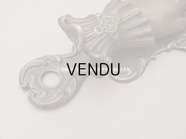 画像7: アンティーク ブロンズ製 ハンドモチーフの大きなクリップ  (7)