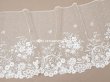 画像2: 19世紀末 アンティーク 幅広34cm アプリカシオン・アングルテール 3.05m 草花のブーケ＆ガーランド オフホワイト ボビンレース (2)