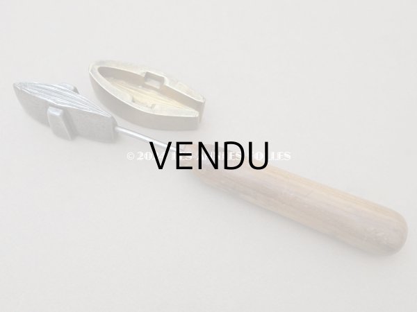 画像4: 19世紀末 アンティーク こて 花びら 型押し  (4)