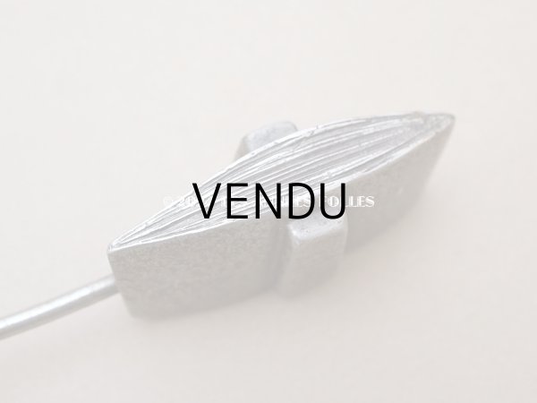 画像2: 19世紀末 アンティーク こて 花びら 型押し  (2)