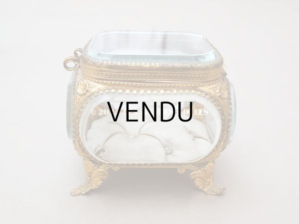 画像13: 19世紀末 アンティーク 大きなジュエリーボックス アイボリーのシルククッション  (13)