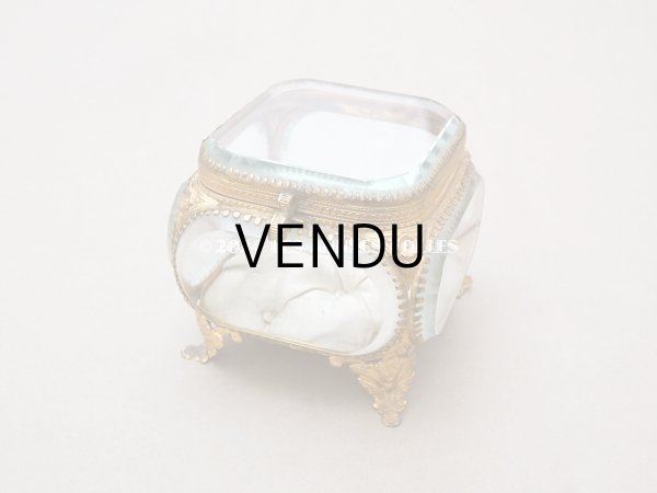 画像14: 19世紀末 アンティーク 大きなジュエリーボックス アイボリーのシルククッション  (14)