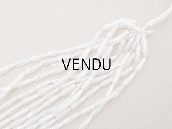 画像2: アンティーク スフレビーズ ライン入り オーロラ加工 ドロップ型 11.5×4mm 約100ピースのセット 吹きガラス製ビーズ (2)