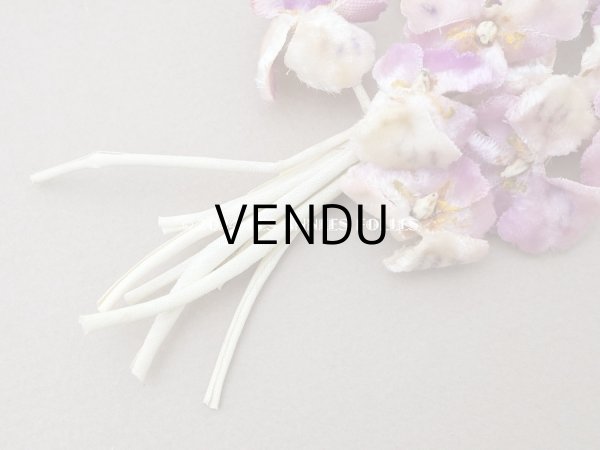 画像2: アンティーク ベルベット製 布花 アイボリー＆薄紫 (2)
