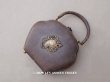画像2: 1900年頃 アンティーク  貴婦人のバッグ 本革製＆シルククッション イニシャル入り (2)