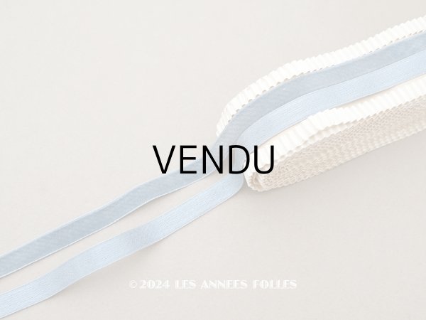 画像1: 19世紀末 アンティーク シルク製 ベルベットリボン 8.6m グレイッシュブルー 10mm幅  ダブルフェイス   (1)