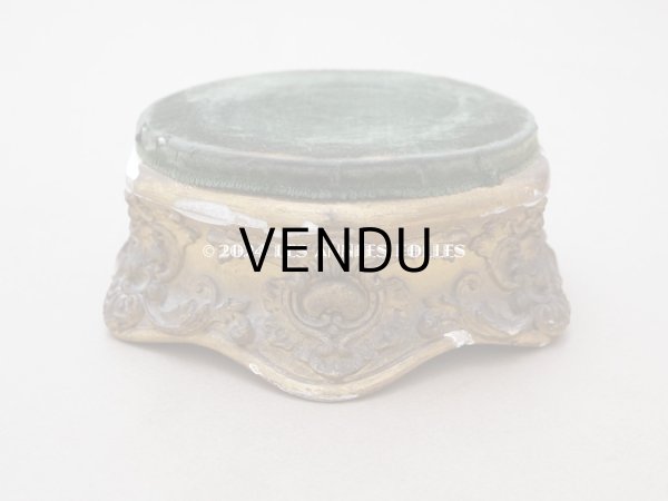 画像5: 19世紀末 アンティーク ロカイユ装飾の台座 モスグリーンのベルベット (5)