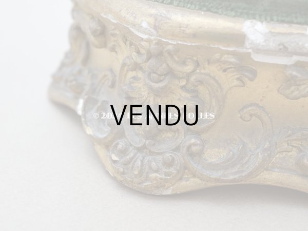 画像11: 19世紀末 アンティーク ロカイユ装飾の台座 モスグリーンのベルベット (11)