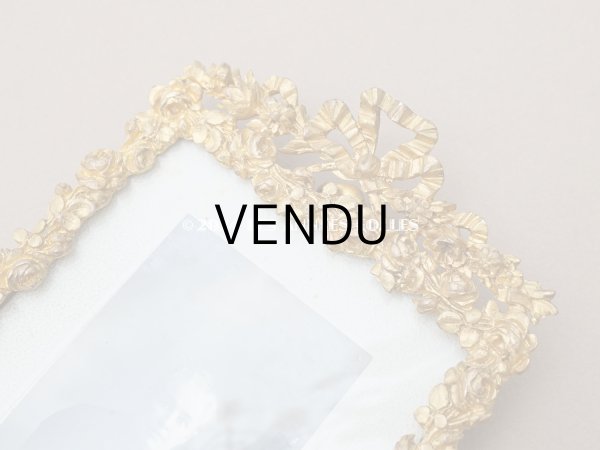 画像3: 【クリスマスセール2024対象外】19世紀末 アンティーク  ブロンズ製 フォトフレーム  薔薇とリボンのガーランド (3)