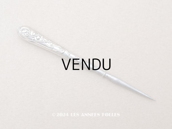 画像1: 1900年頃 アンティーク ヤドリギ シルバー製 目打ち 裁縫道具 (1)