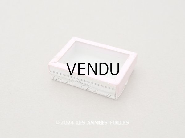 画像1: 【クリスマスセール2024対象外】アンティーク ガラスの蓋の紙箱 - AUX GALERIES LAFAYETTE - (1)