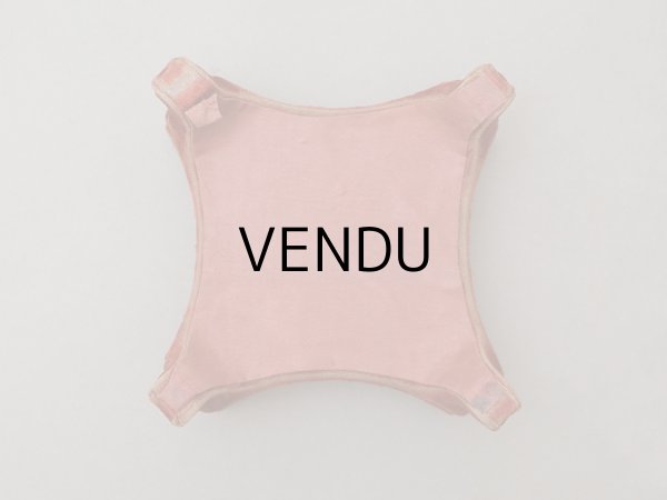 画像5: アンティーク ベルベットの台座 脚付き グレナディンレッド (5)