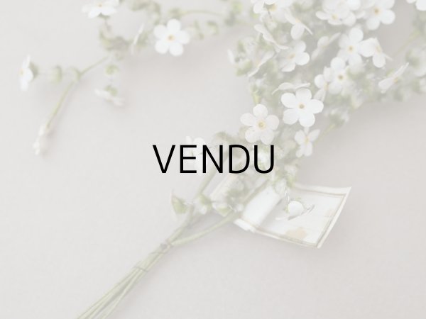 画像4: アンティーク 大きなブーケ オフホワイトの小さな布花 ラベル付き (4)