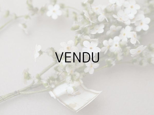 画像5: アンティーク 大きなブーケ オフホワイトの小さな布花 ラベル付き (5)