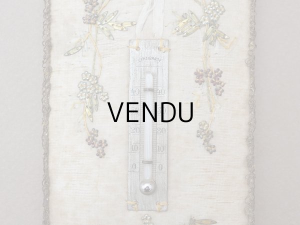 画像4: 1900年頃 アンティーク リボン刺繍＆スパンコール 温度計 (4)